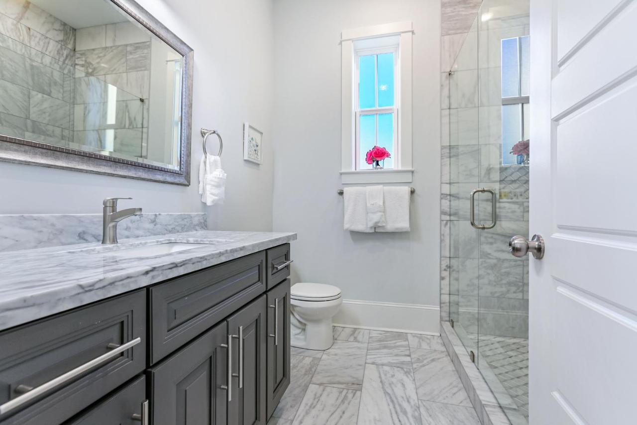 Апартаменти Hosteeva Chic Urban Retreat W Pool Steps To St Charles Ave And Near Bourbon St Новий Орлеан Екстер'єр фото