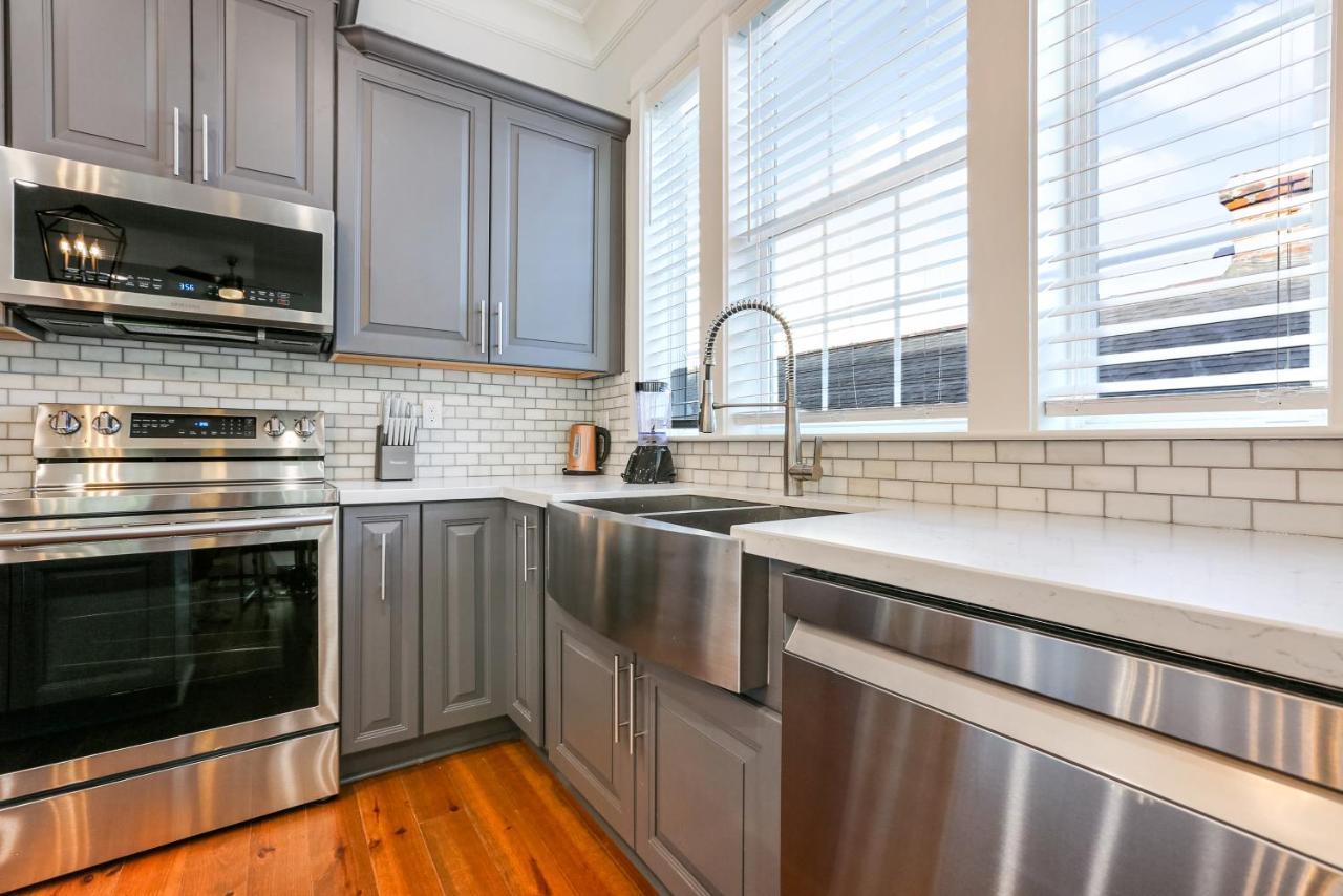 Апартаменти Hosteeva Chic Urban Retreat W Pool Steps To St Charles Ave And Near Bourbon St Новий Орлеан Екстер'єр фото