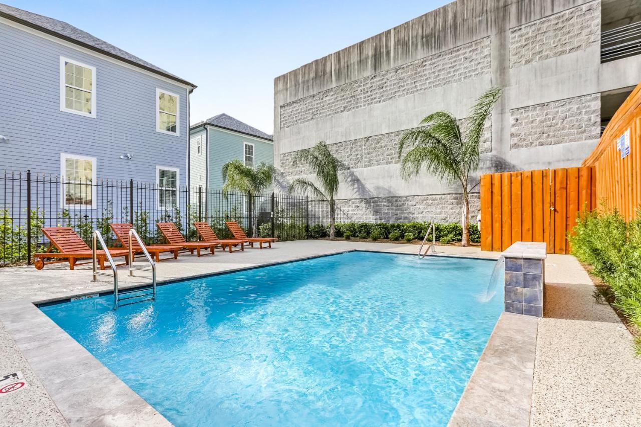 Апартаменти Hosteeva Chic Urban Retreat W Pool Steps To St Charles Ave And Near Bourbon St Новий Орлеан Екстер'єр фото